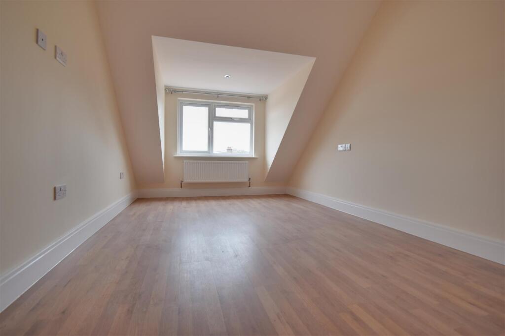 Apartment in Watford - View 4