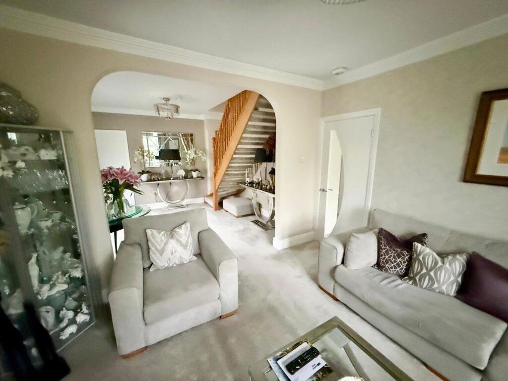 House in Newport - View 5