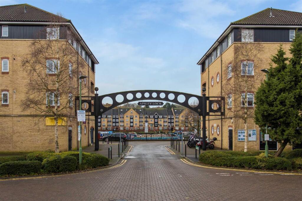 Main image of property: Evans Wharf, Apsley Lock, Hemel Hempstead