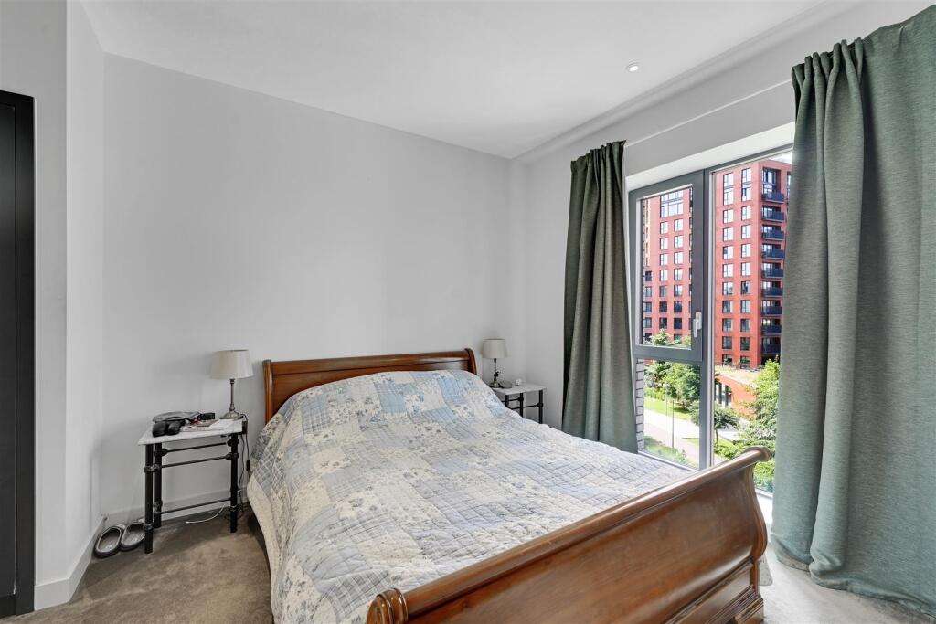 Apartment in London, Poplar - View 5