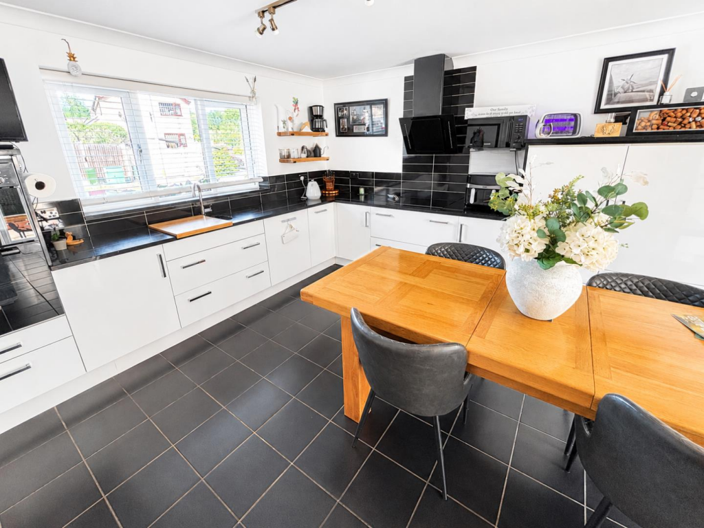 Sheerwater Drive, Ecton Brook, Northampton NN3 photo 2