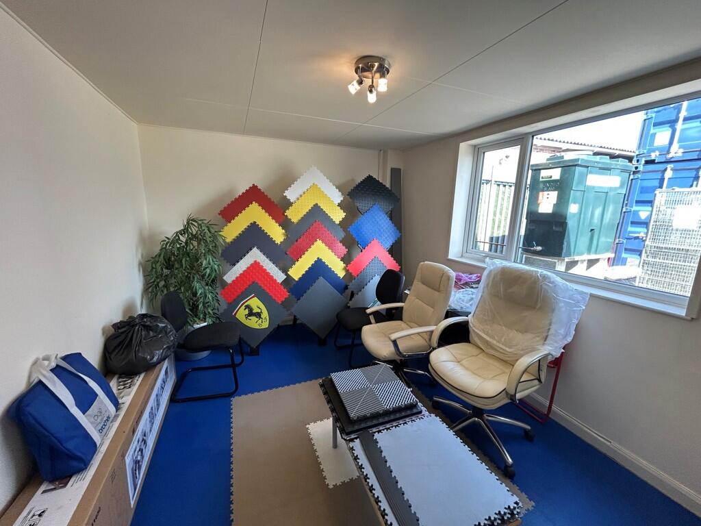 Photo 8