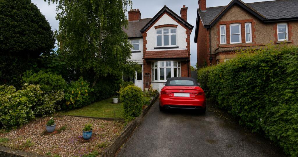 Main image of property: 278 Beacon Street, Lichfield, Staffordshire, WS13 7BH