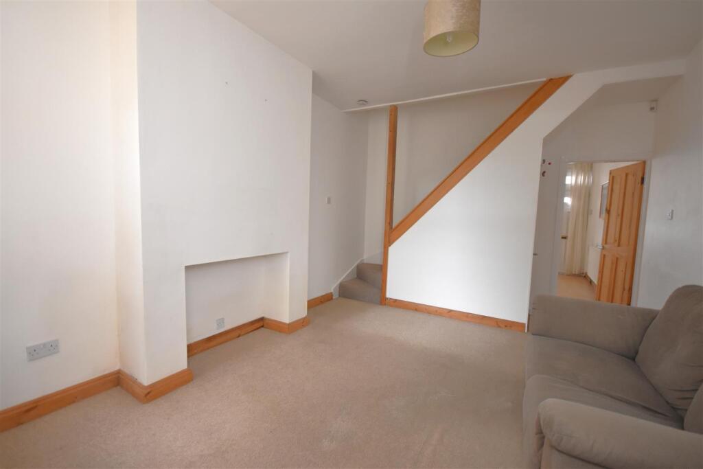 House in Neston, Cheshire West and Chester - More