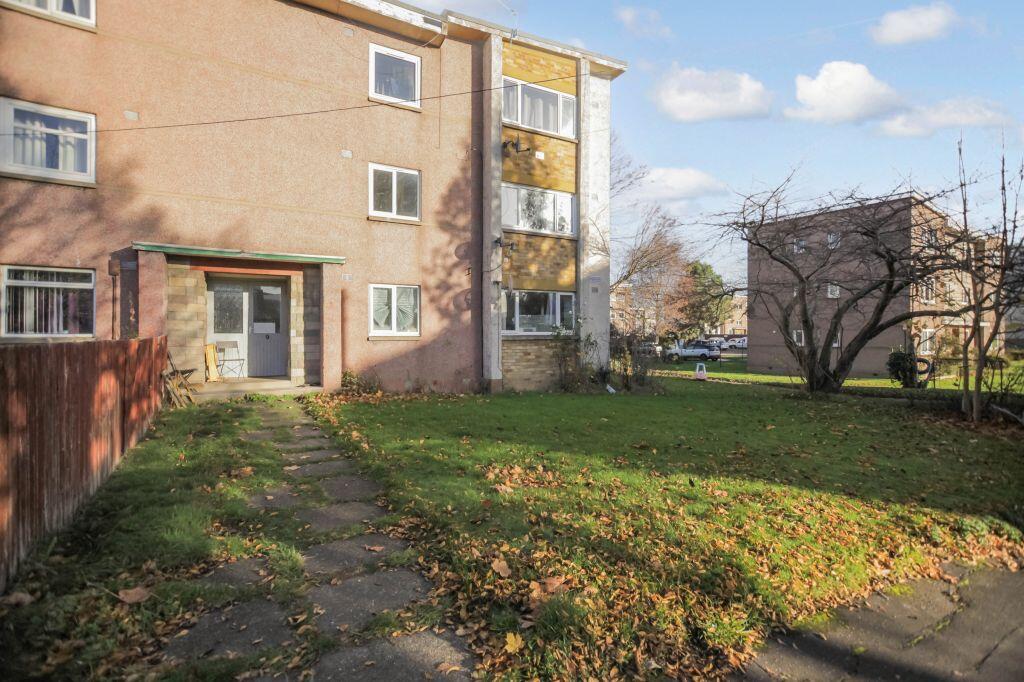 Main image of property: 9d Forrester Park Grove, Edinburgh, EH12 9AL