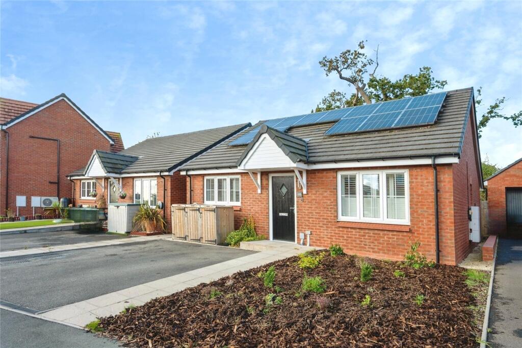 Main image of property: Phillips Way West, Hampton Magna, Warwick, Warwickshire, CV35