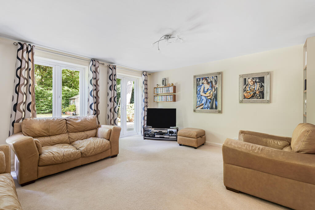 Reddings, Welwyn Garden City, AL8 photo 2