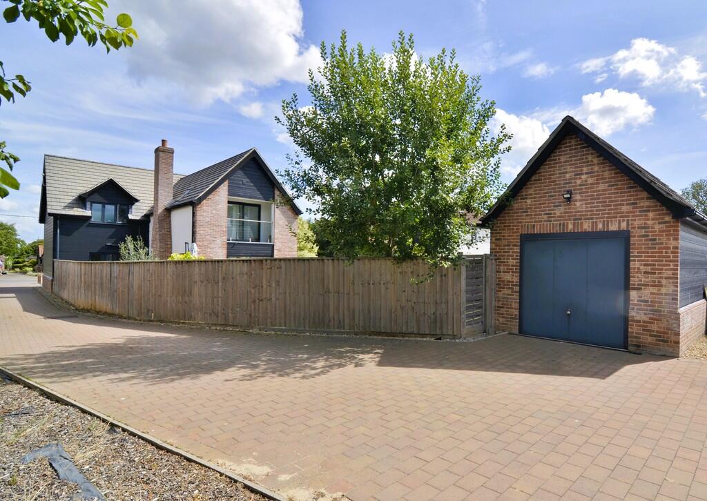 Falkenham Road, Kirton photo 4