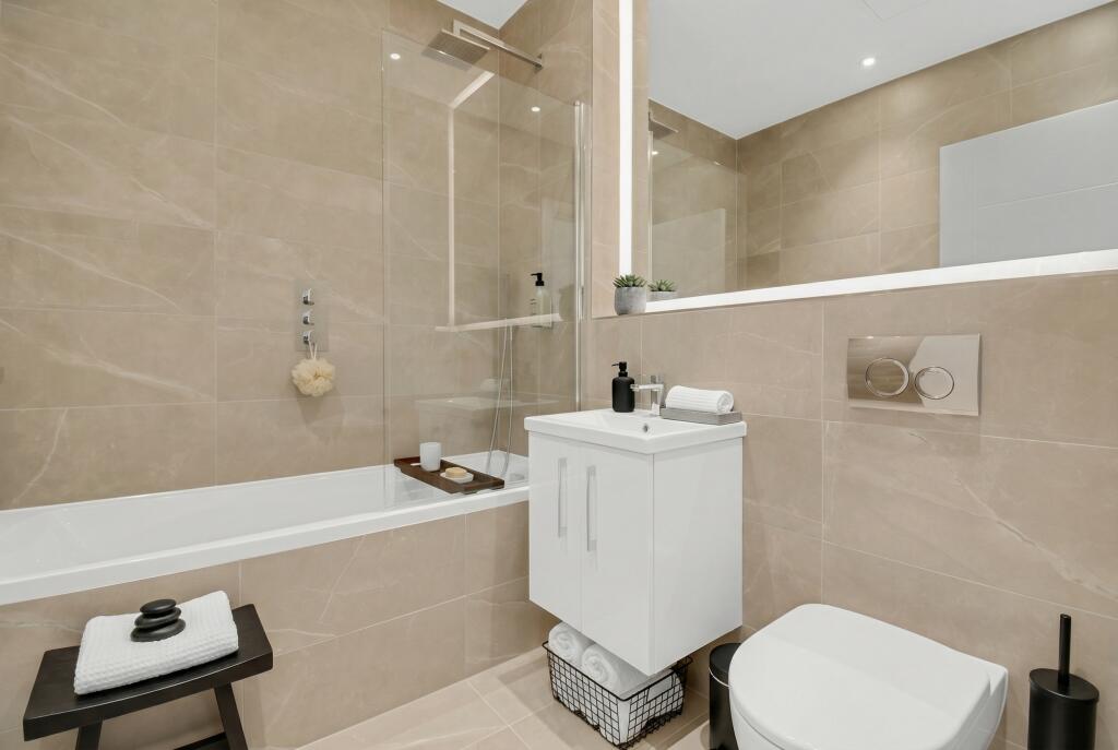 Apartment in Milton Keynes - View 2