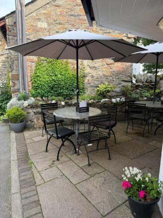 Outdoor Dining (3).jpg