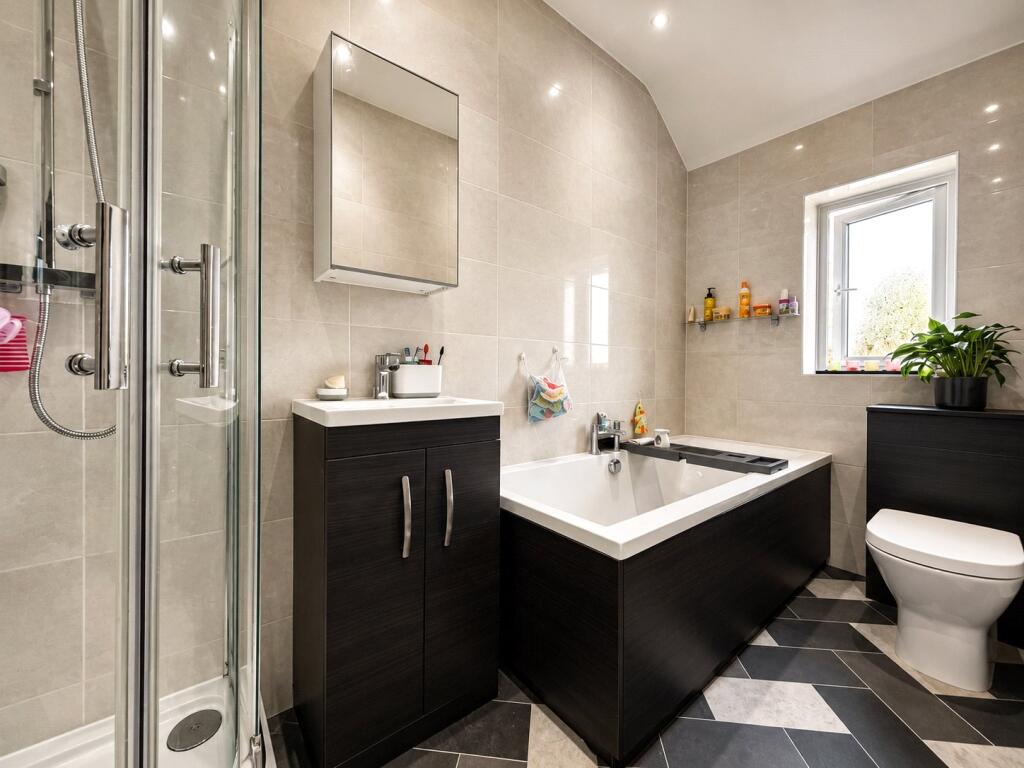 House in Leeds - View 2