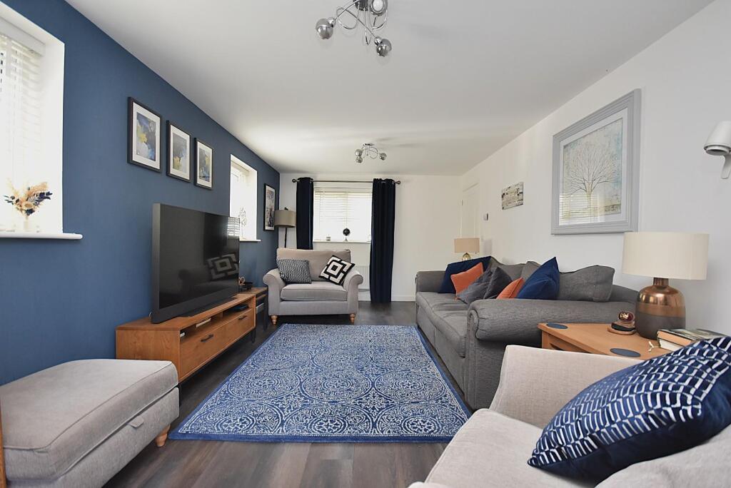 39 Harlech Road, Wenvoe, CF5 6XN photo 4