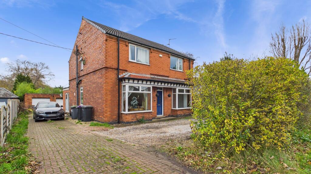 Main image of property: Newark Road, North Hykeham, LN6