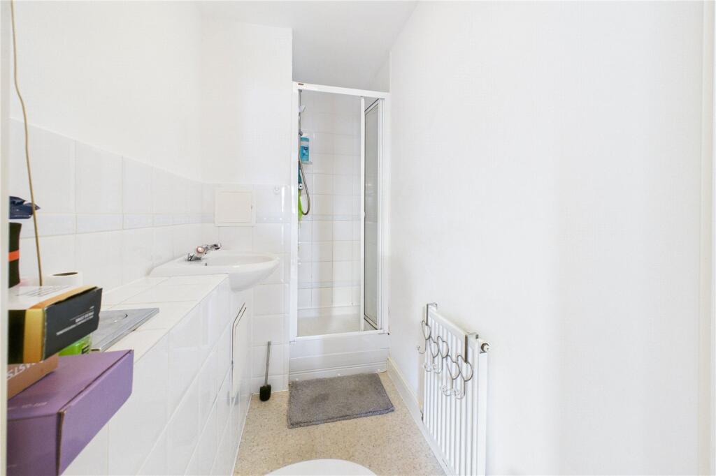 Apartment in Crawley, West Sussex - View 5