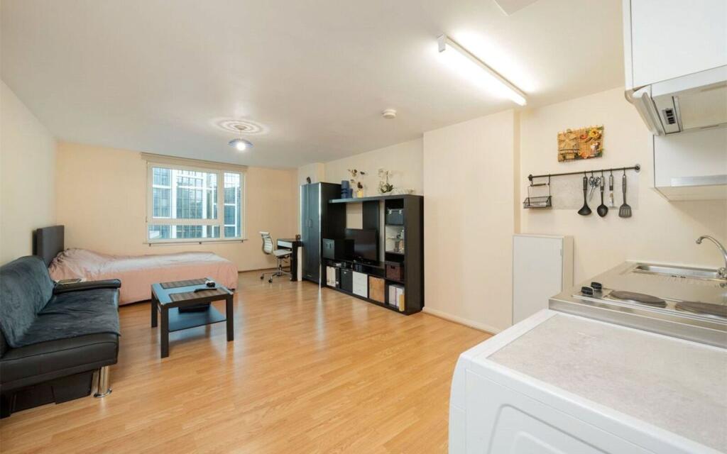 Main image of property: St George Wharf, Vauxhall, London, SW8
