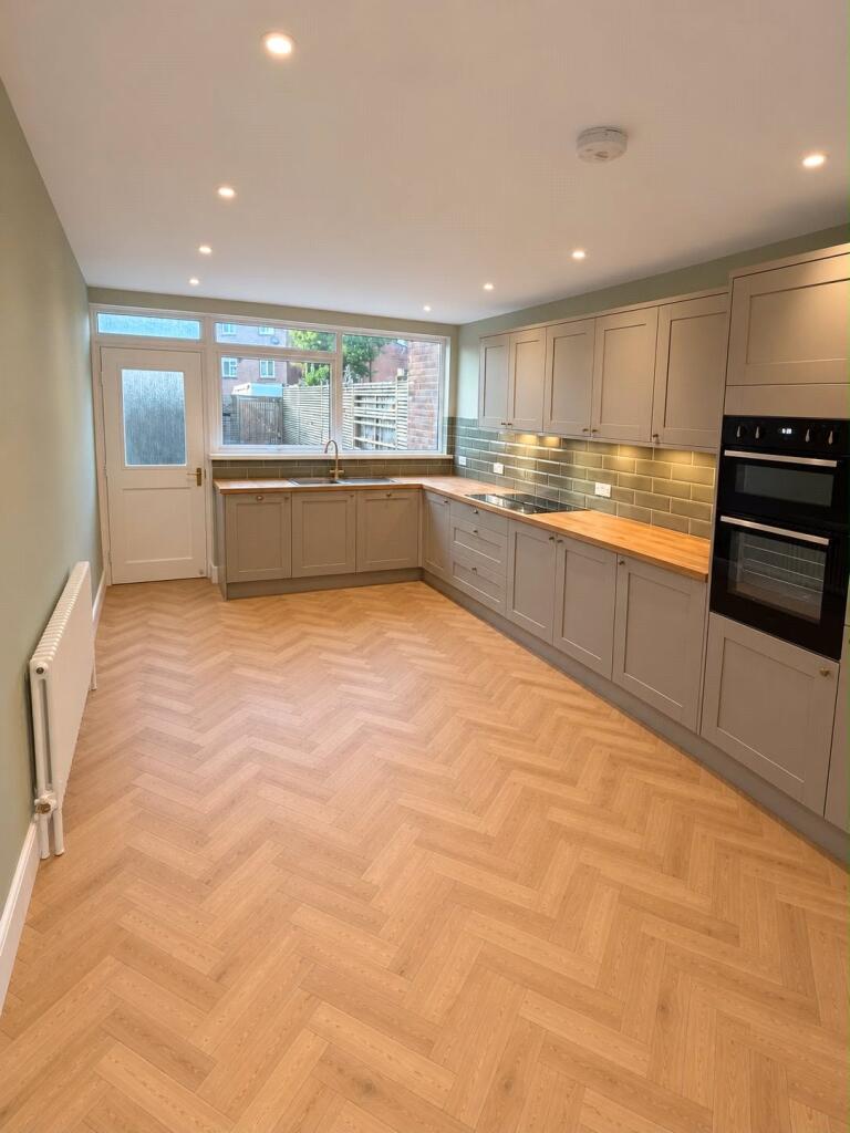 House in Dartford - View 2