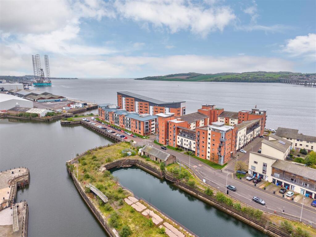 House in Dundee, Central Waterfront, City Quay - View 2