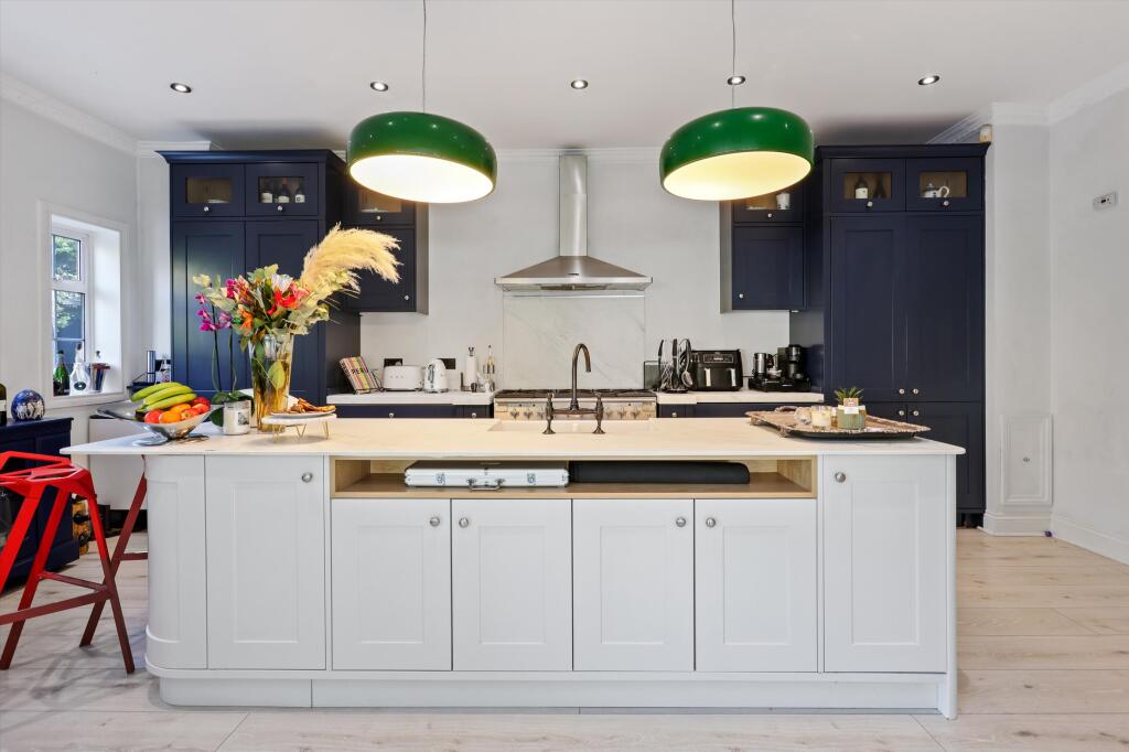 House in Kingston upon Thames - View 3