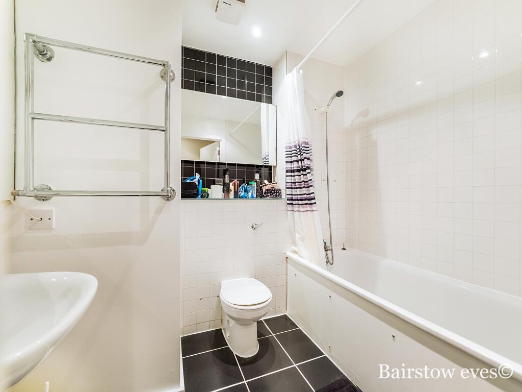 Apartment in London, Thames View - View 2