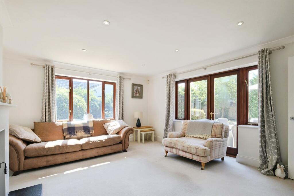 House in Pitton - View 5