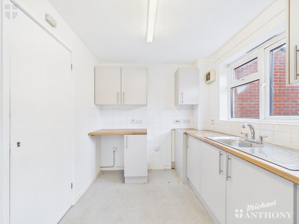 Bracken Way, Aylesbury photo 4