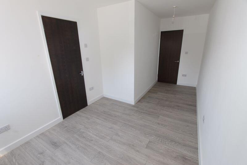 Apartment in Northampton - View 4
