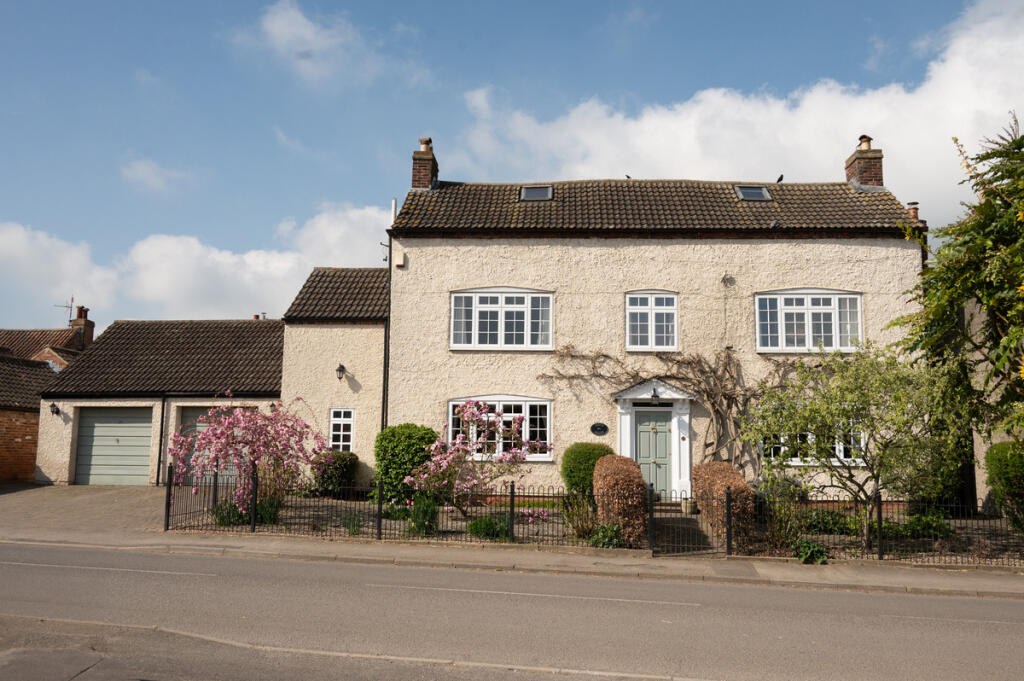 5-bed detached on Main Street, Hickling, LE14, £795,000