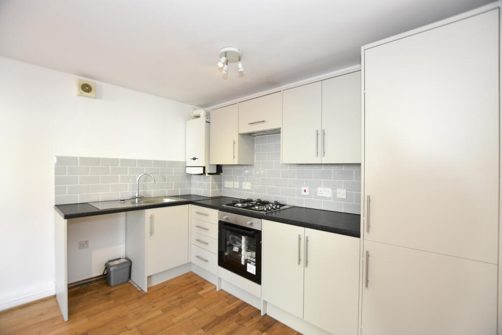 Apartment in Truro - View 4
