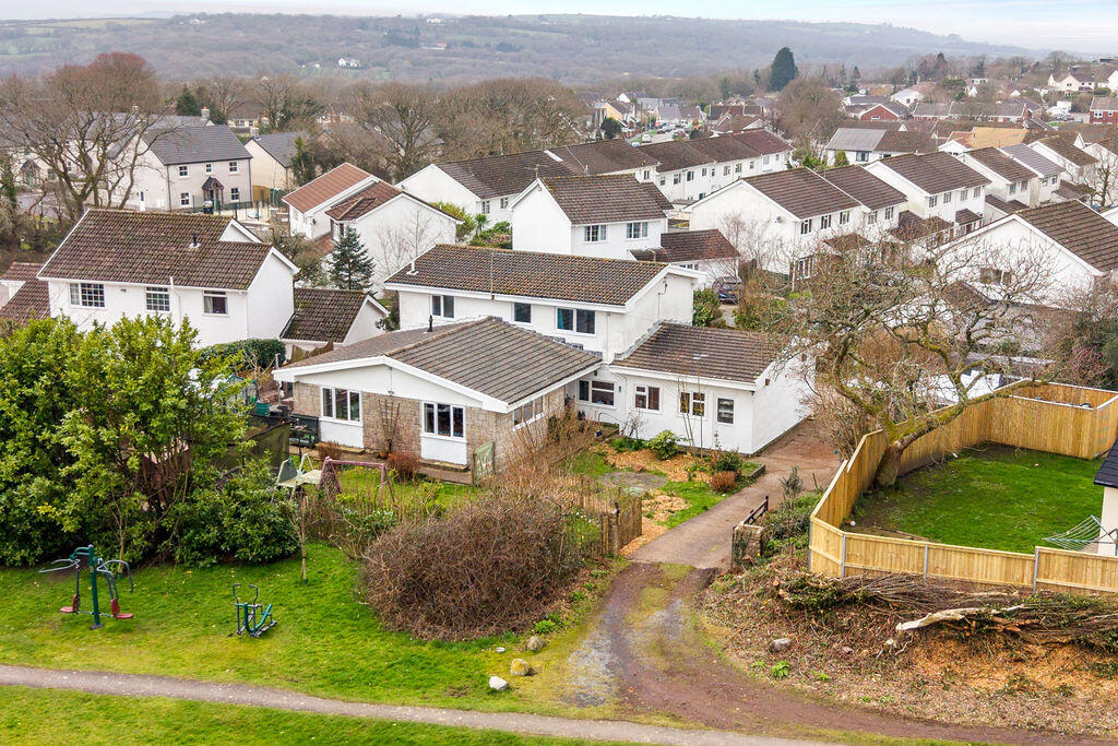 Main image of property: 1 Joiners Road, Three Crosses, Swansea, SA4