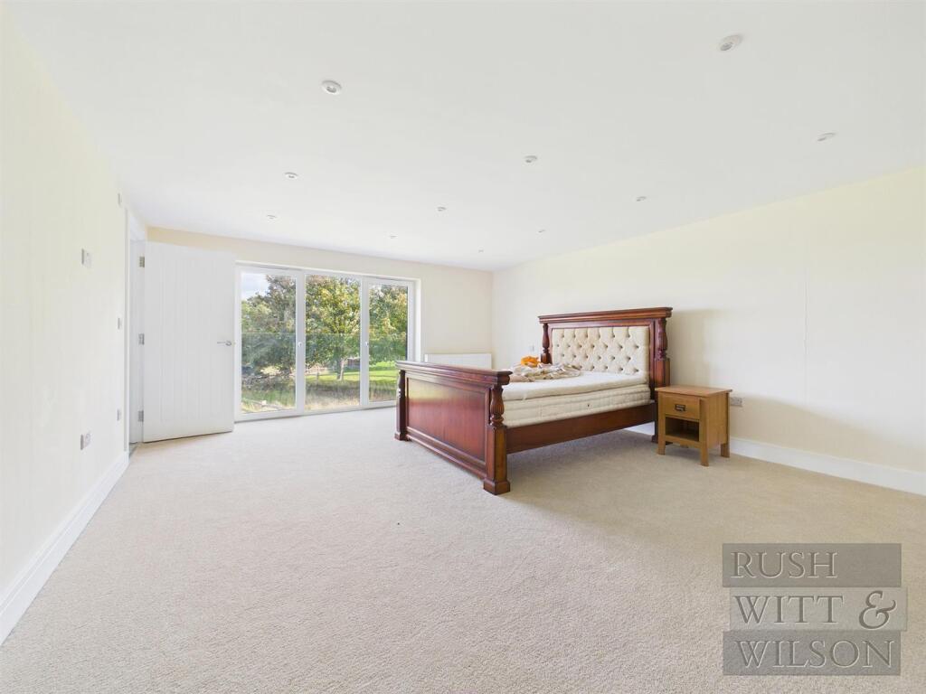 House in Wealden, Ninfield - More