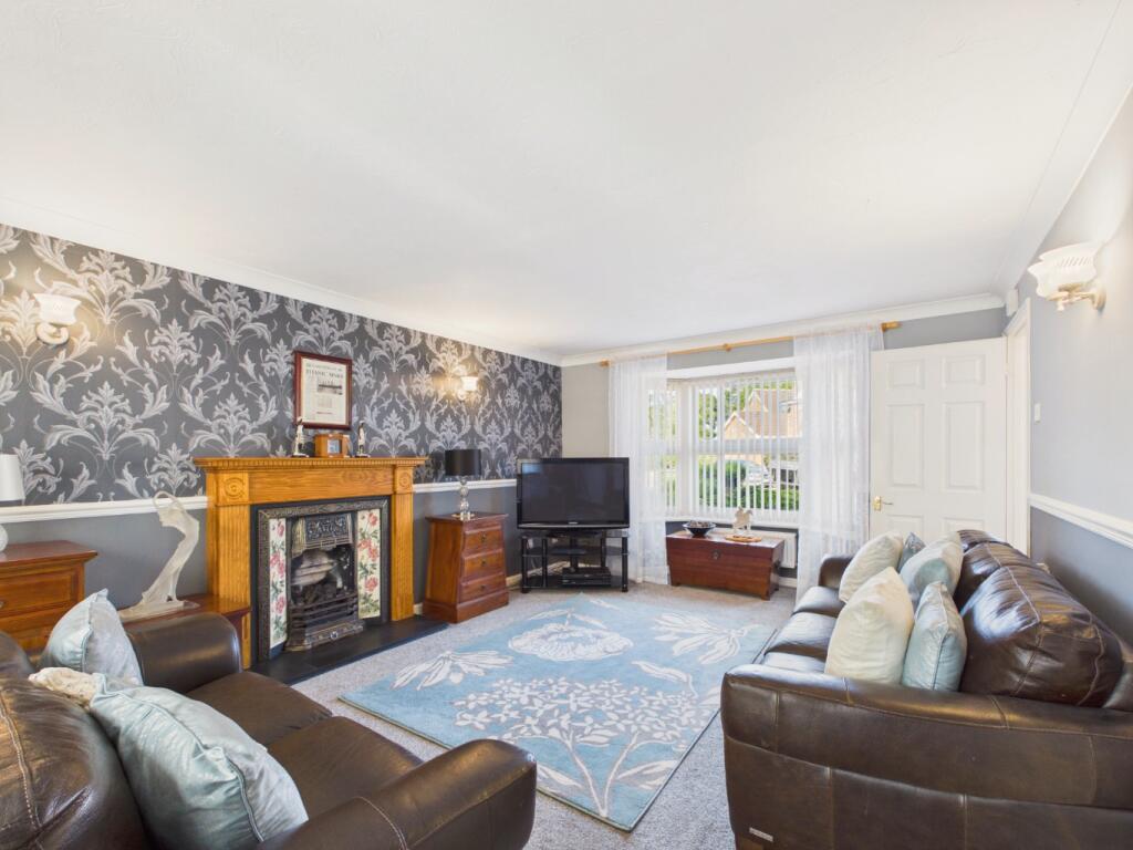 House in Hull - More