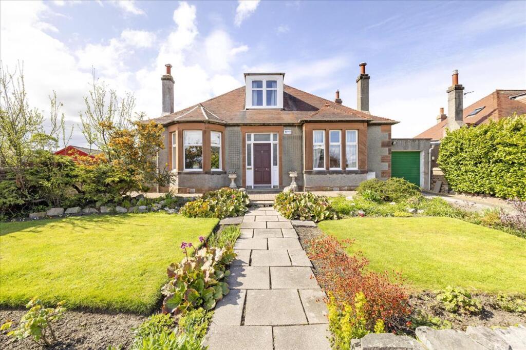 3-bed detached on 26 Liberton Gardens, Edinburgh, EH16, £550,000