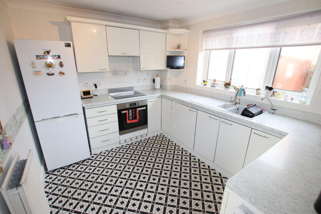 Selsey Avenue, Clacton on Sea, CO15 photo 4