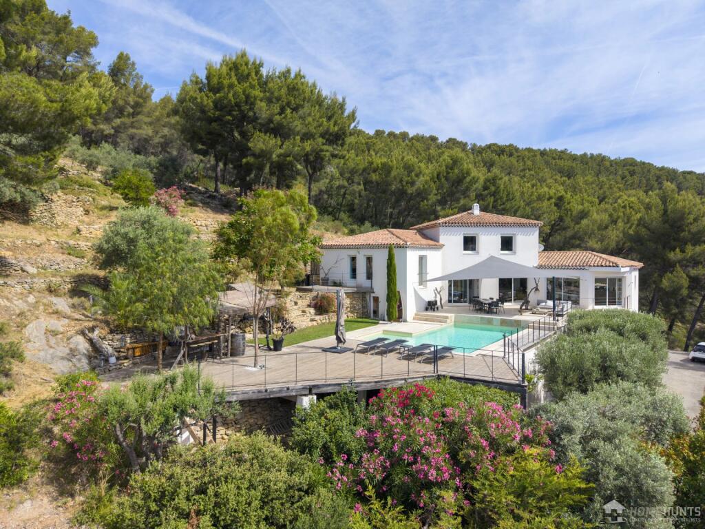 Main image of property: Provence-Alps-Cote d`Azur, Var, St-Cyr-sur-Mer