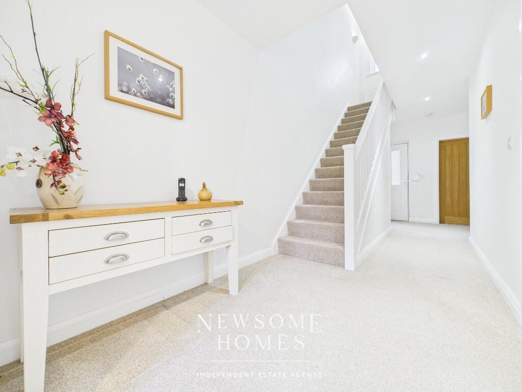 Halkyn Road, Holywell photo 2