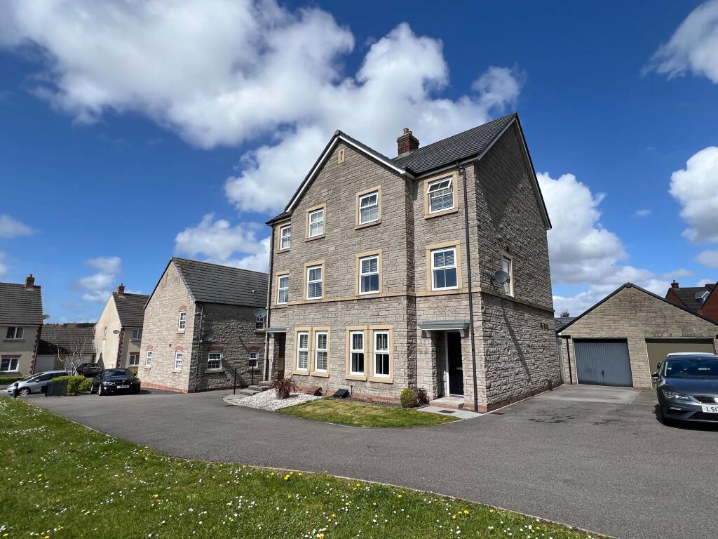 Main image of property: Gerddi'r Briallu, Coity, CF35