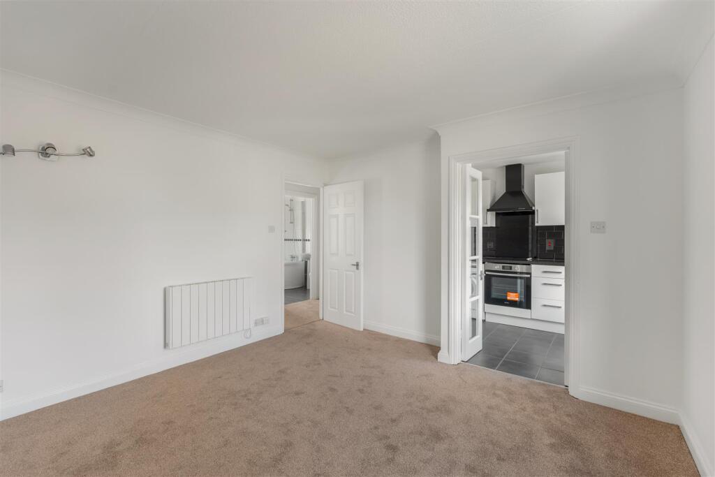 Apartment in Cherwell, Grimsbury, Banbury - View 2