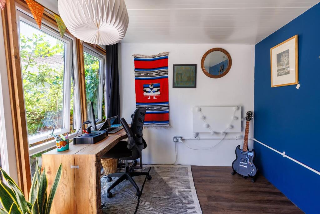 Apartment in Bristol, Redfield - More