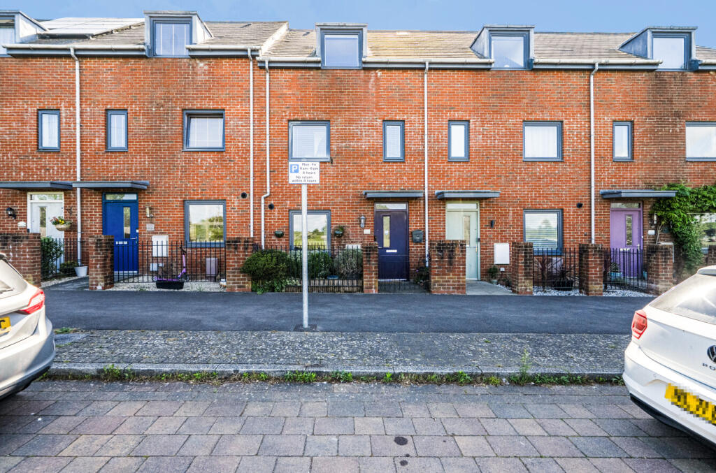 Main image of property: 6 Darnel Road, Waterlooville