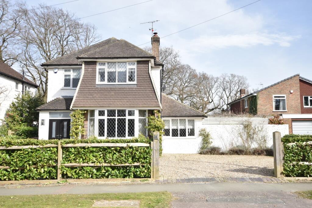 4-bed detached on Upfield, Horley, Surrey, RH6, £850,000