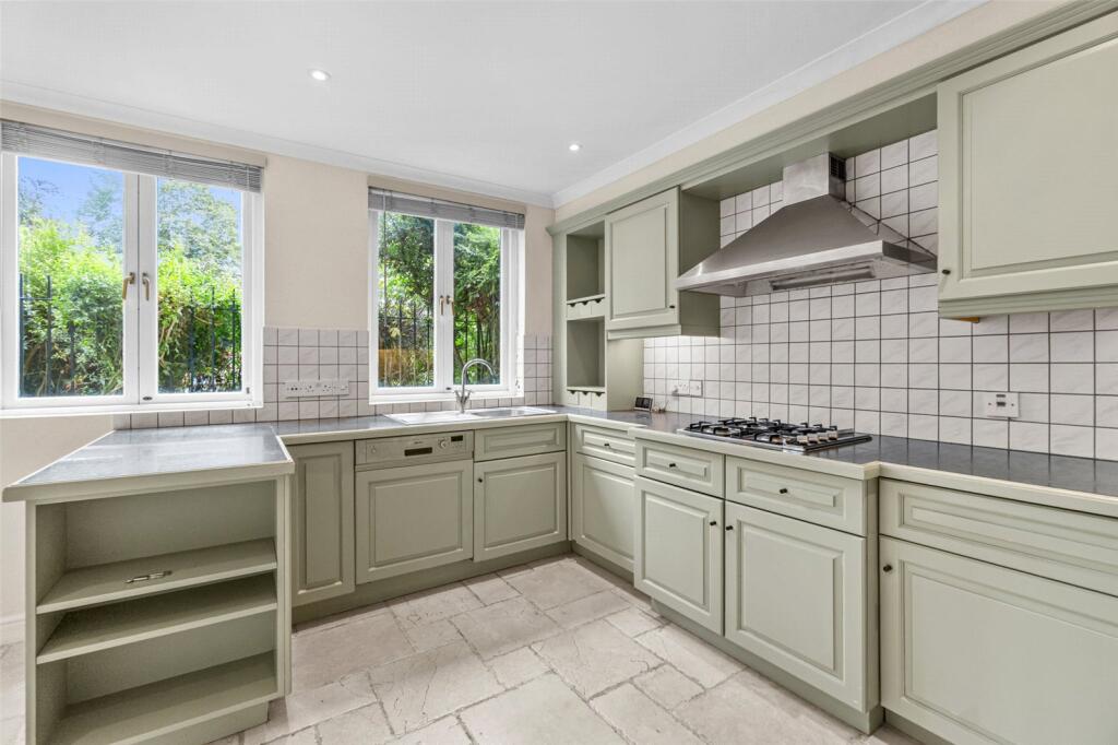House in Twickenham - View 5