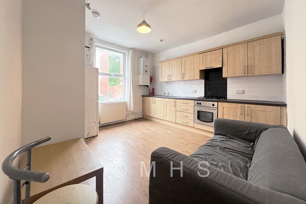 House in Leeds, Hyde Park - View 2