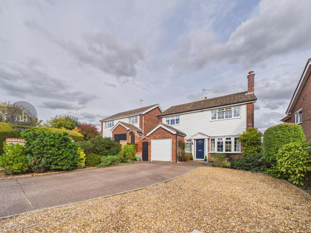 3-bed detached on Papeley Meadow, Barrow,, £475,000