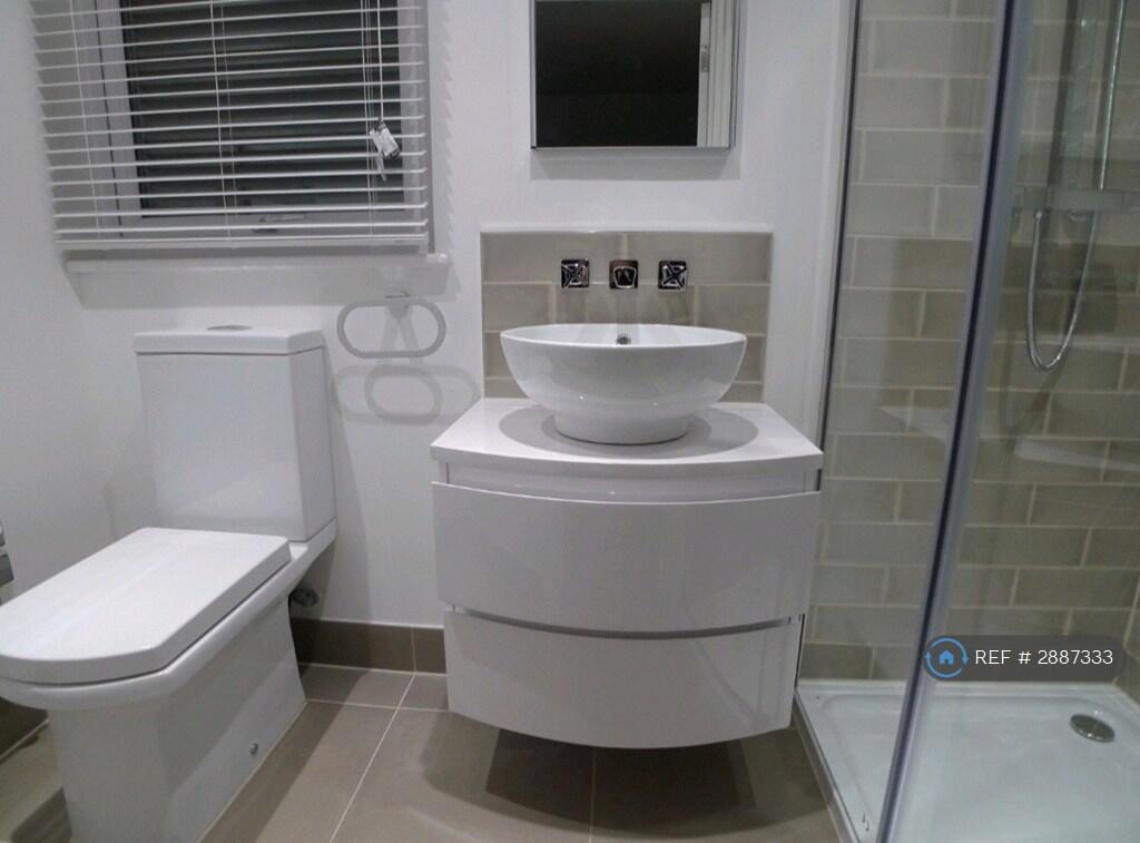 1 bedroom house share for rent
