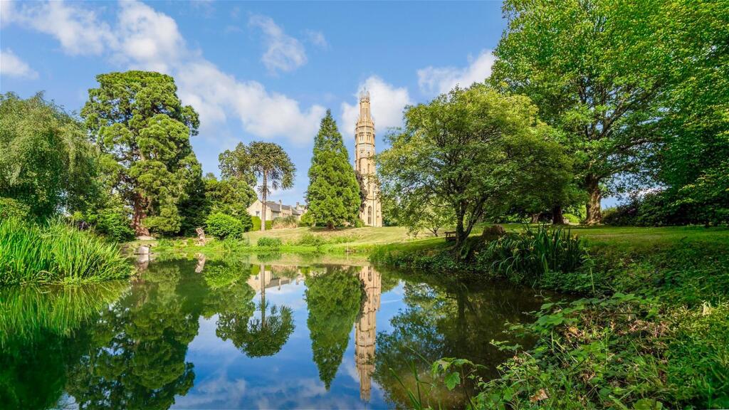 Main image of property: High Street, Hadlow, Tonbridge, Kent