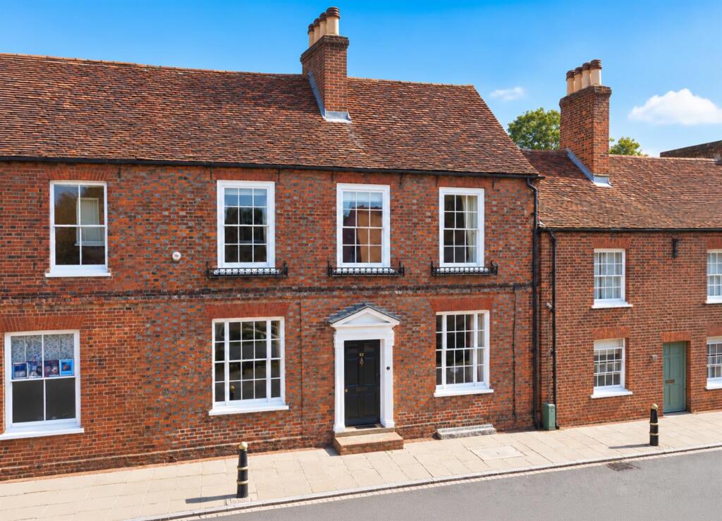 Main image of property: High Street, Buntingford, SG9 9AH
