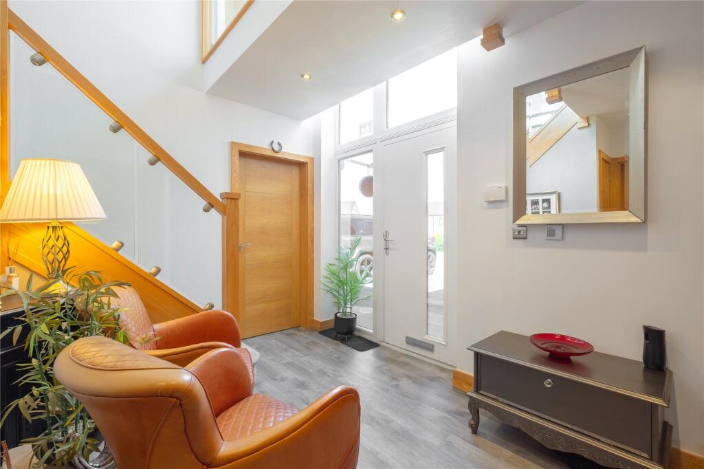 House in Huddersfield - View 5