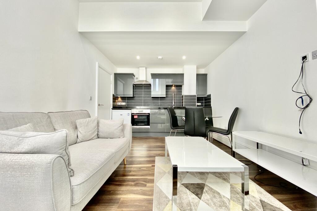 Apartment in Leeds, Little Woodhouse, Woodhouse - View 4