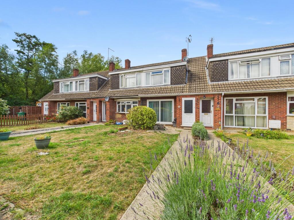 2-bed terraced on Bodiam Avenue, Tuffley, Gloucester, Gloucestershire, GL4, £210,000