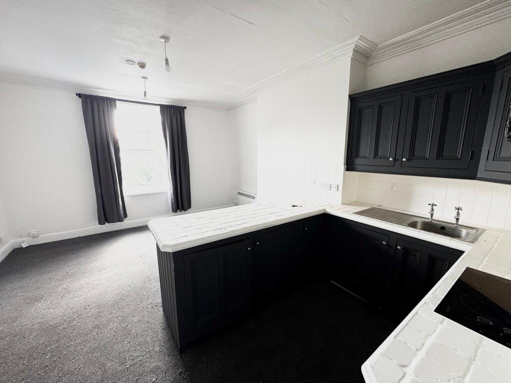 Apartment in Coventry - More